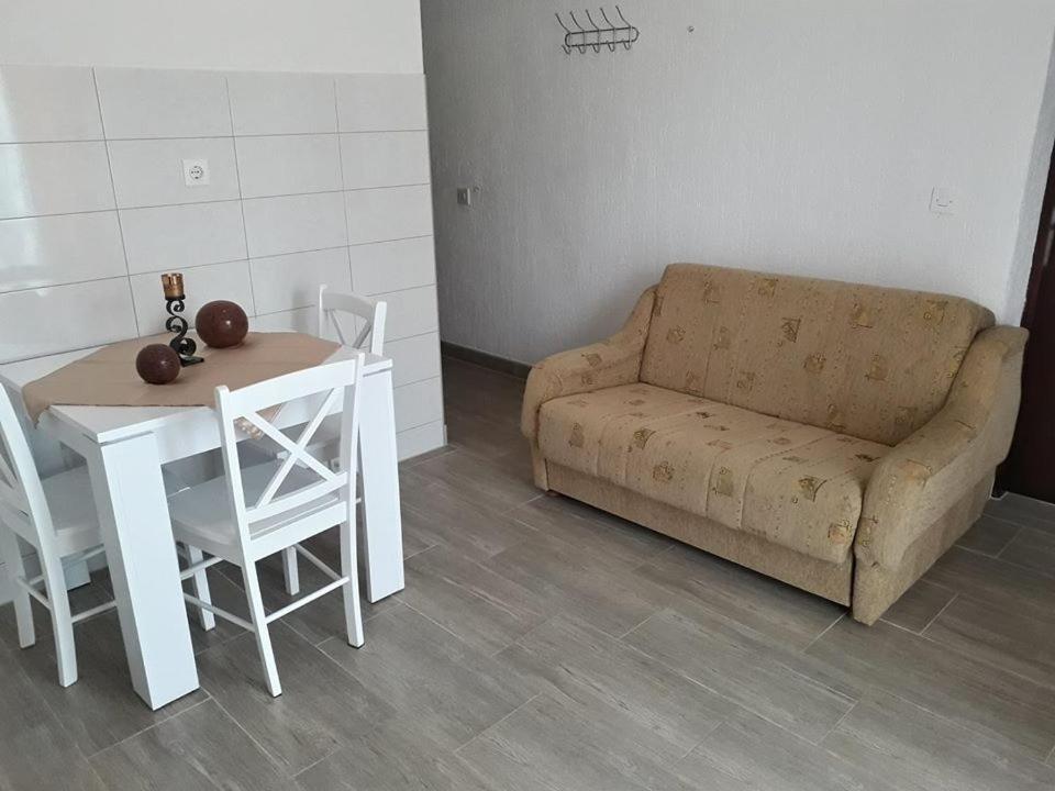 Delfin Apartments Sveti Juraj Eksteriør bilde