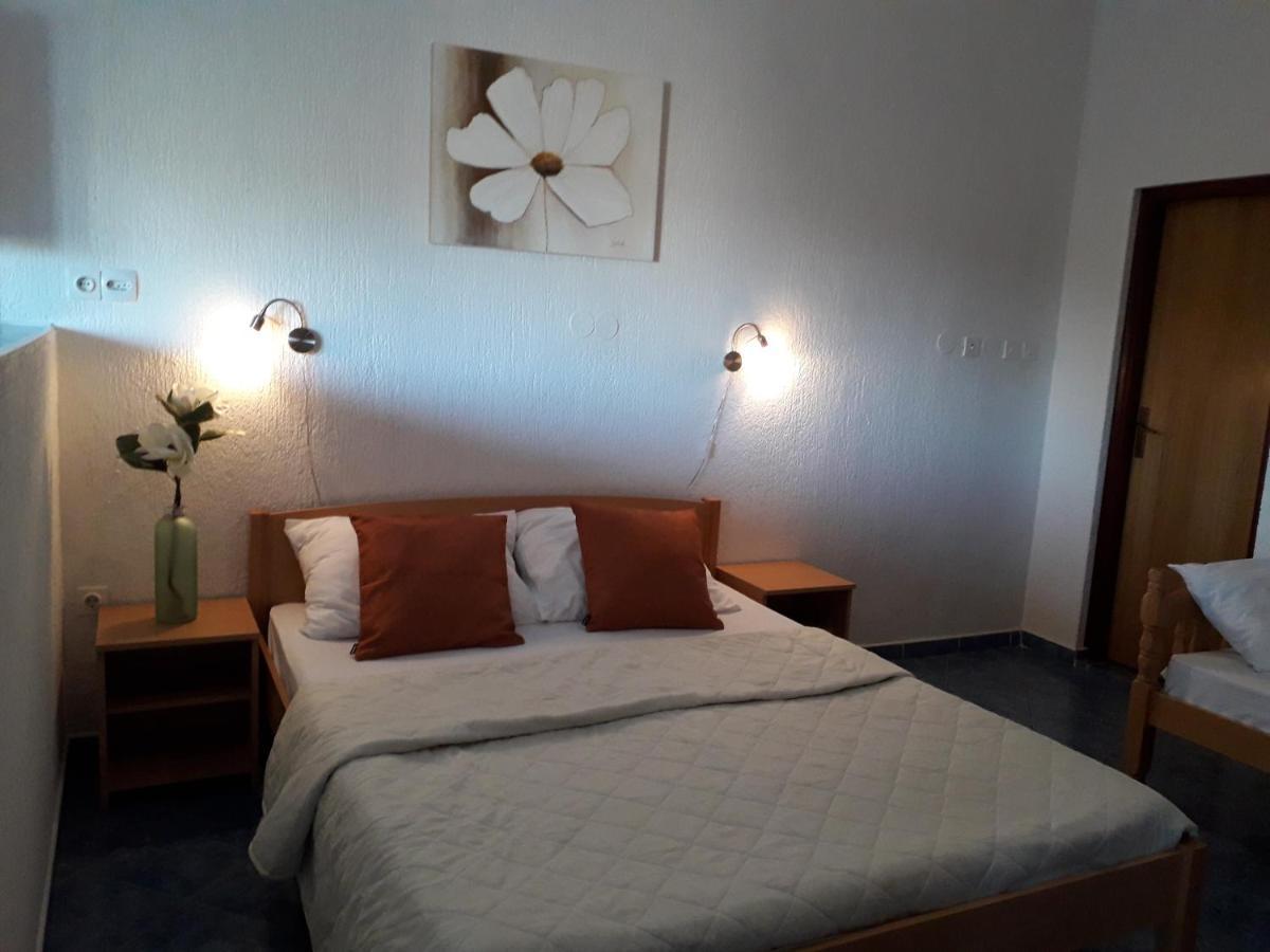Delfin Apartments Sveti Juraj Eksteriør bilde