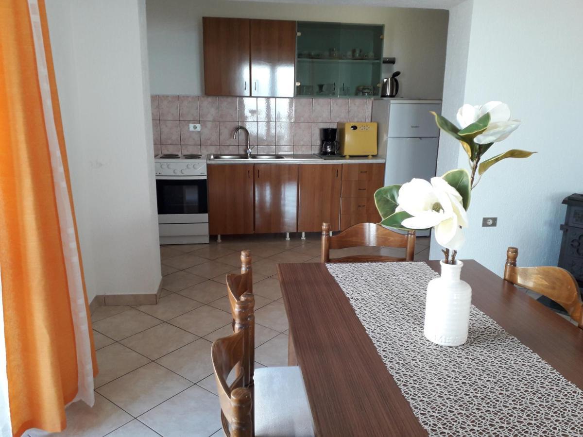 Delfin Apartments Sveti Juraj Eksteriør bilde