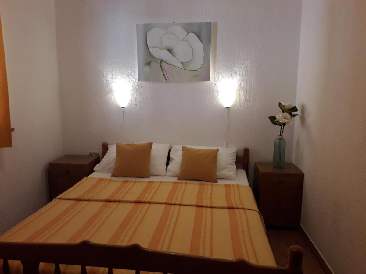 Delfin Apartments Sveti Juraj Eksteriør bilde