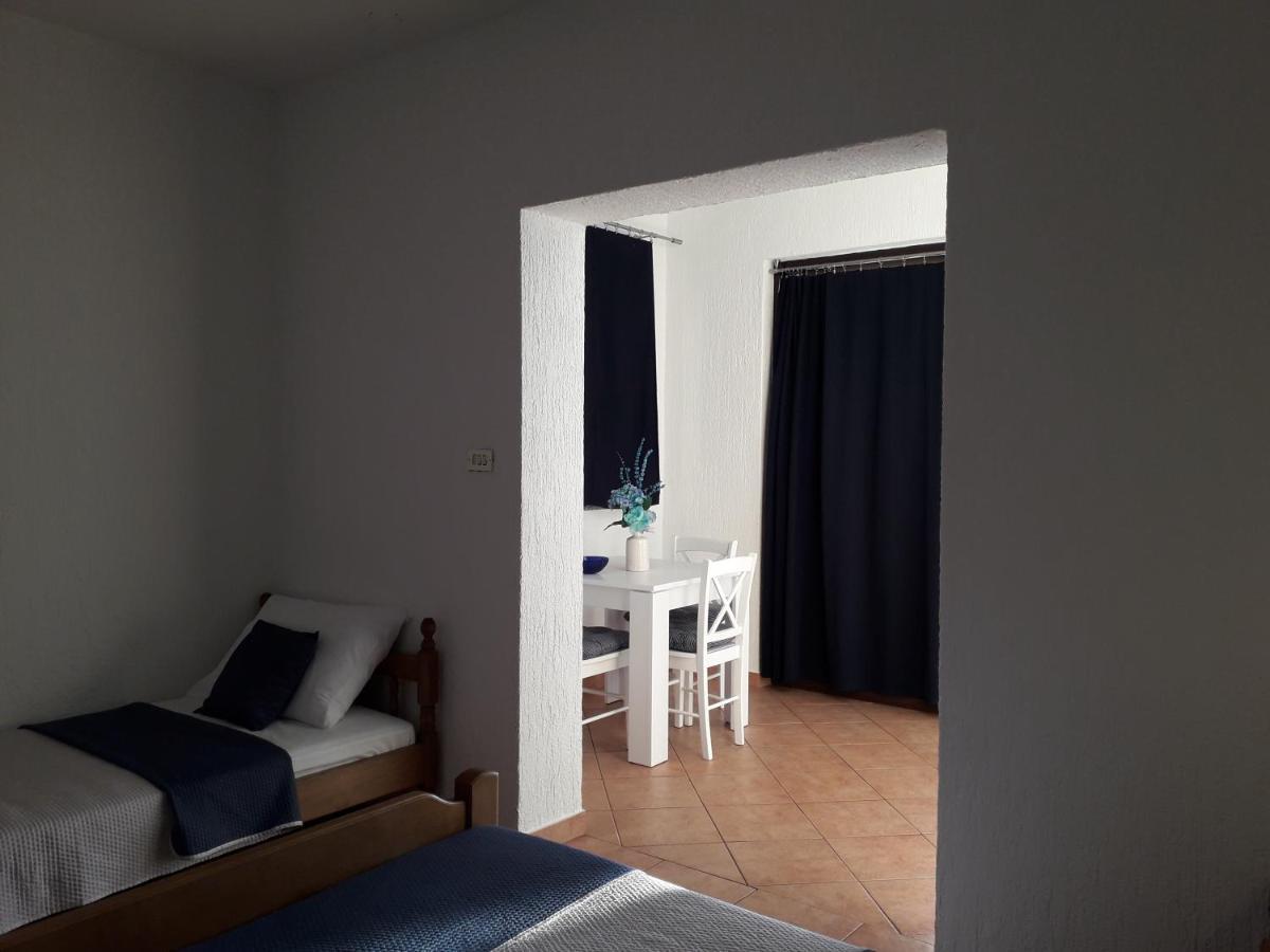 Delfin Apartments Sveti Juraj Eksteriør bilde